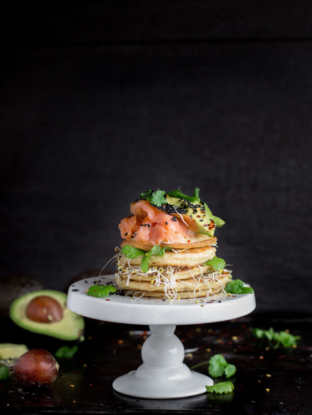 Mandelpannkakor med lax och avokado By diadonna